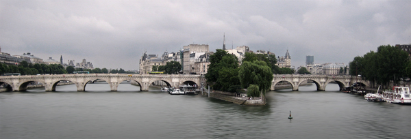 image of the seine in Paris