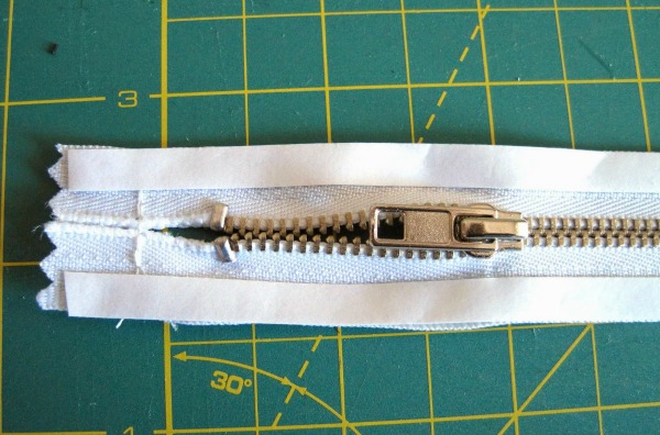 Wonder Tape applied to zipper edges