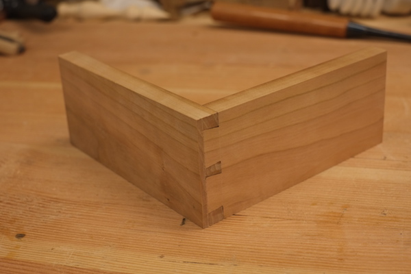 Download How to Make a Half-Blind Dovetail Joint in 12 Steps