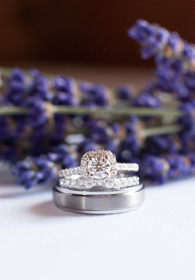 Macro photography: Engagement Ring on Bluprint