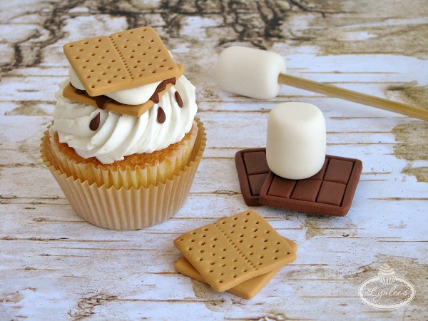 S'mores Fondant Cupcake Toppers