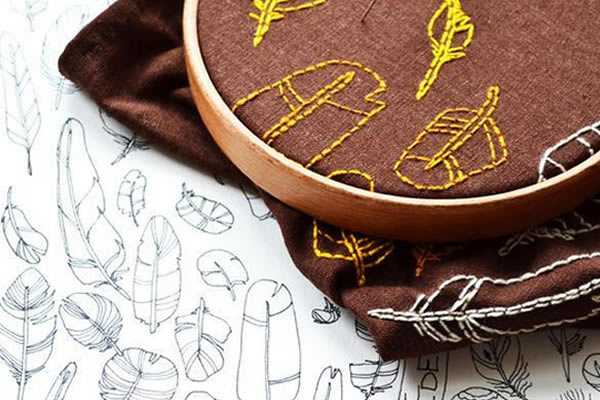 Feathers embroidery pattern