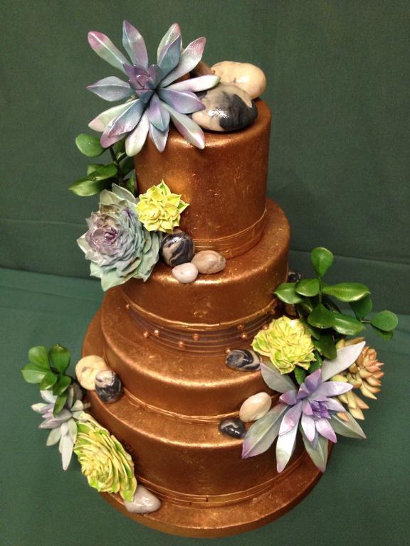 Lustrous chocolate cake