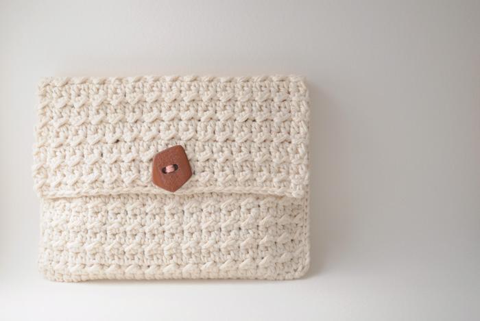 Crochet clutch