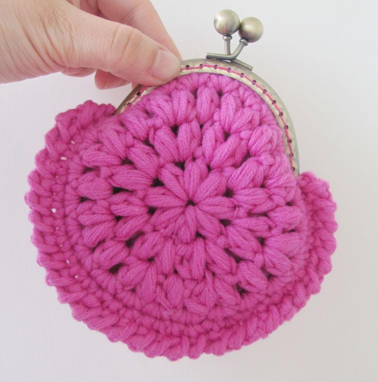 Crochet metal frame coin purse