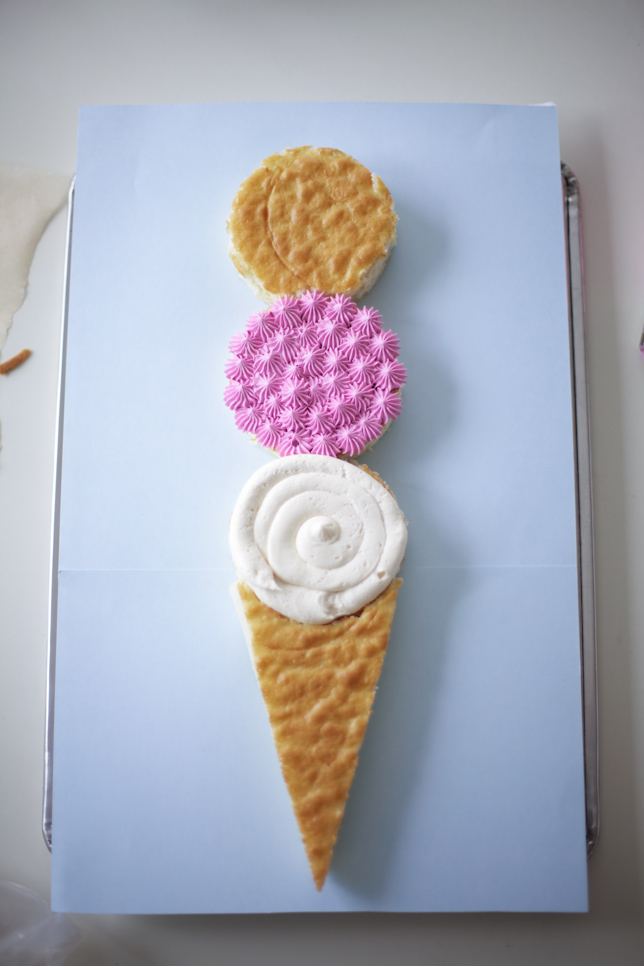 Adding more icing to your ice cream cake