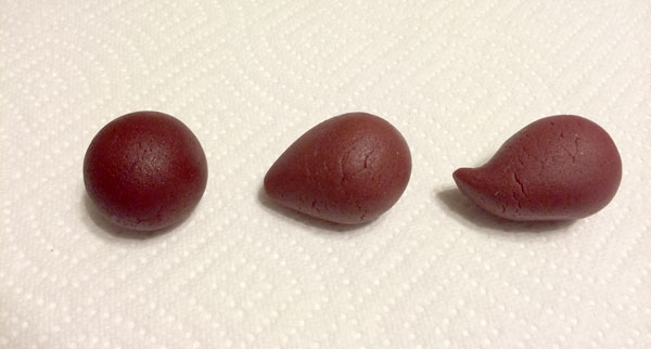 Shaping bird cake pops