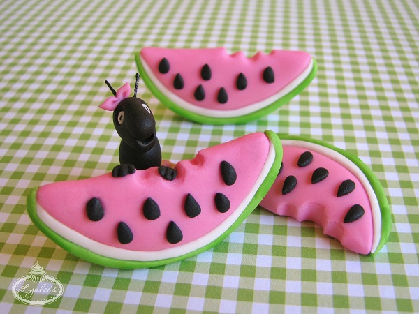 Adorable watermelon cupcake toppers!