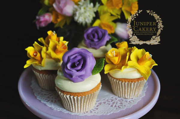 Daffodil and rose wedding cupcakes