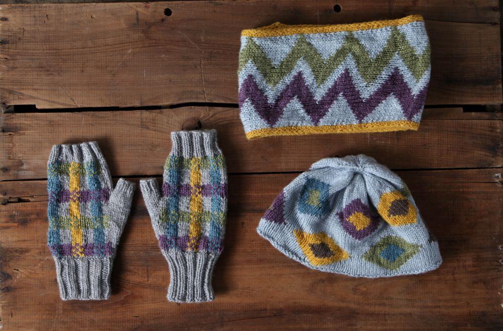 Accessories knit using intarsia