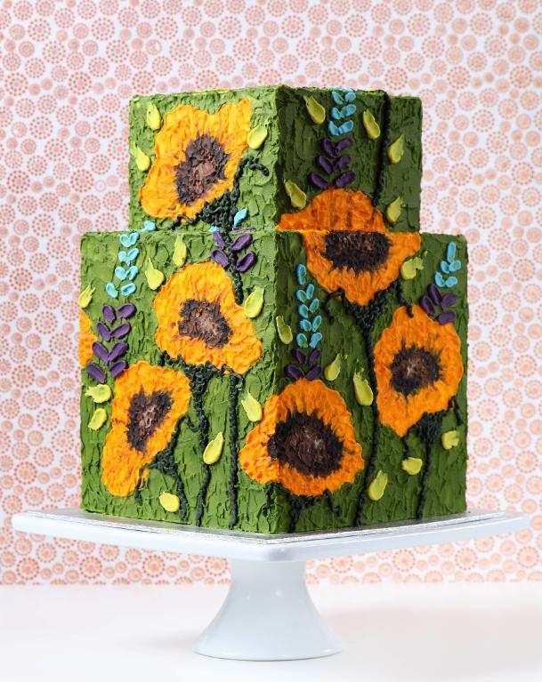 Cake decorated with palette knife