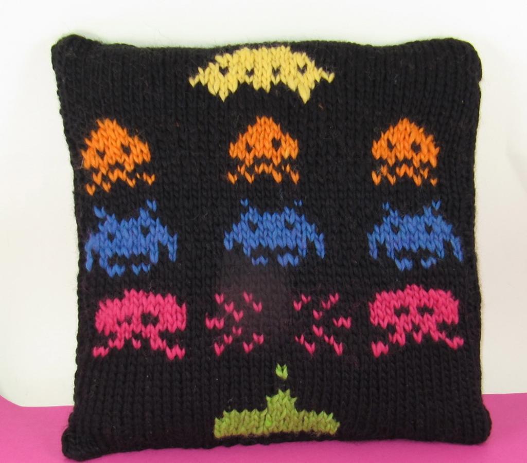 Space Invaders cushion knitting pattern