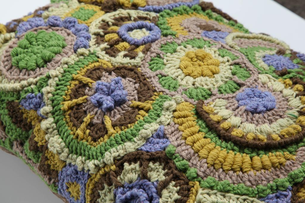 Crochet freeform pillow
