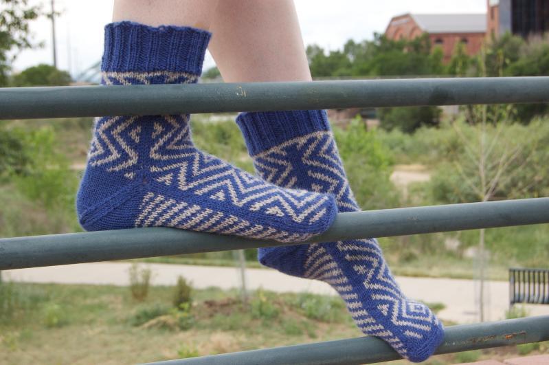 Bosnian colorwork sock knitting pattern