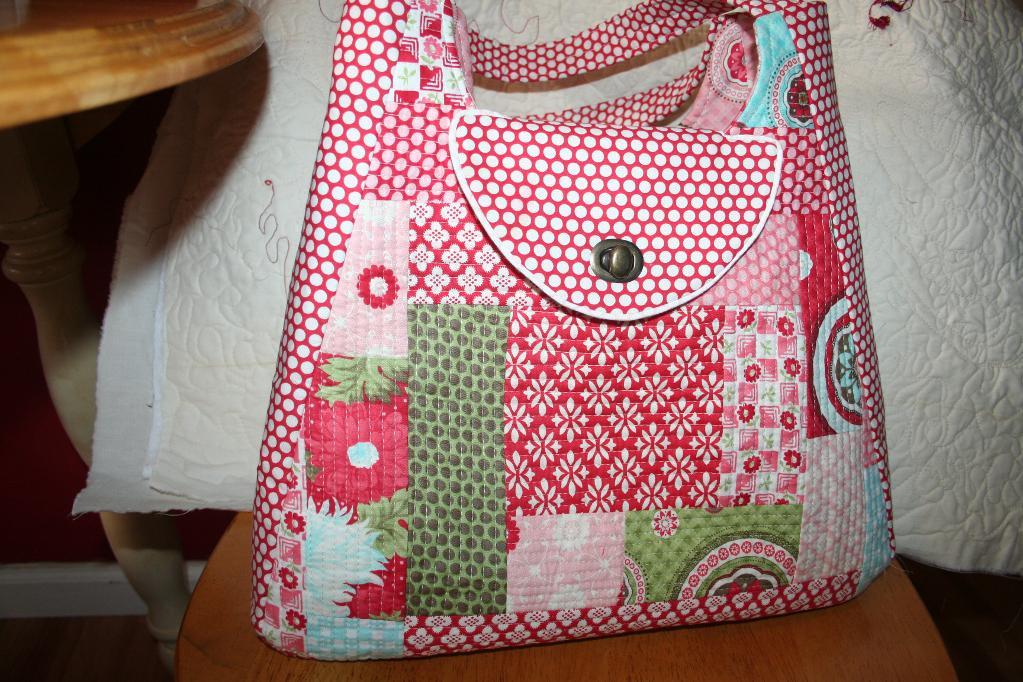 Quilted Purse via Bluprint member uniquestitched