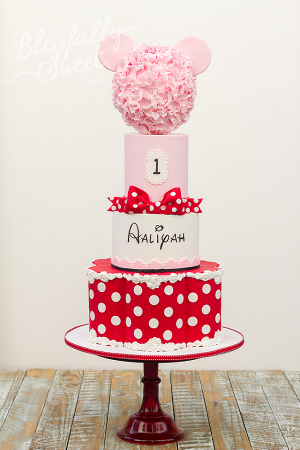 Minnie Mouse tiered floral cake