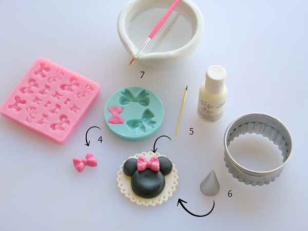 Minnie silhouette fondant tutorial step 2