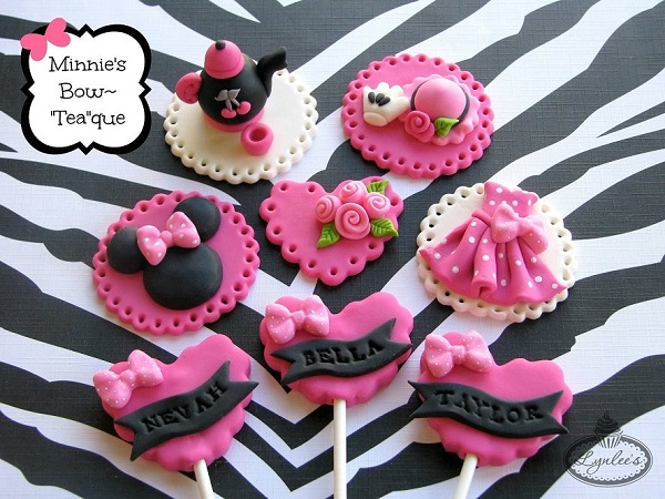 Minnie's Bow-Teaque cupcake toppers