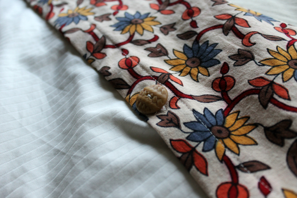 Duvet button closure