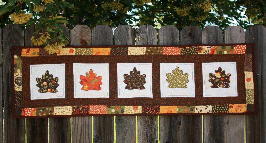 Fall leaves table runner