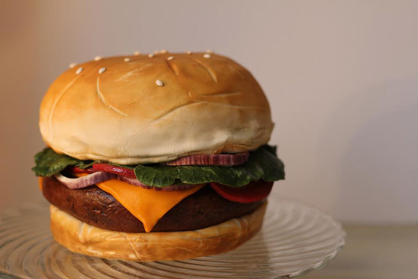 Burger cake by Bluprint member Wingged