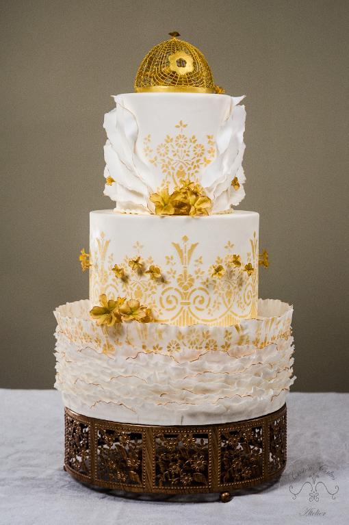 Gold and ivory frill cake by Craftsy member Leyda Vakarelov