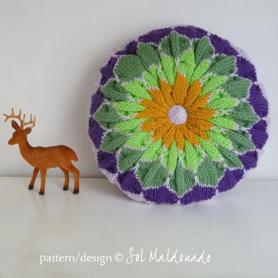 Round Pillow knitting pattern