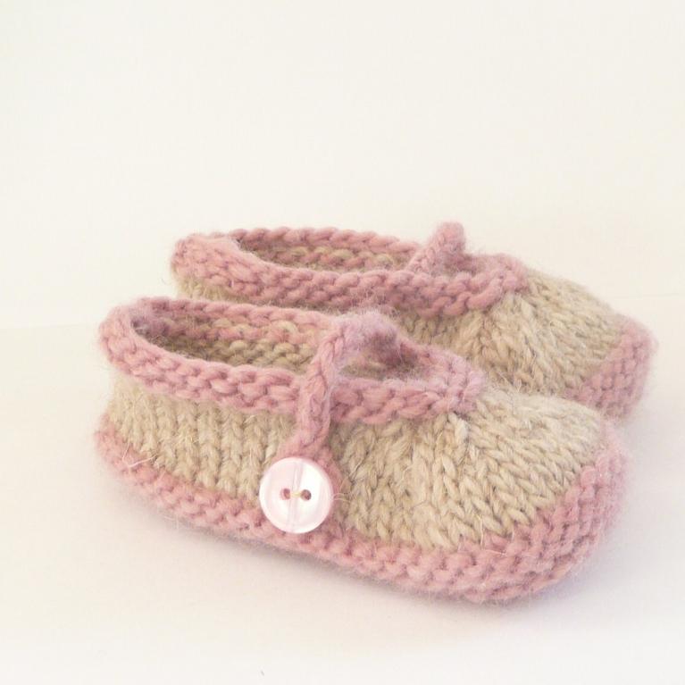 Simple Seamless Mary Janes knitting pattern