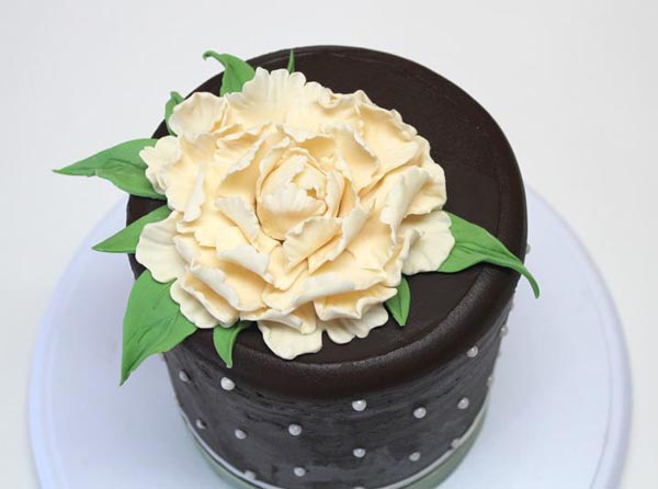 White peony cake by Bluprint member Bobert