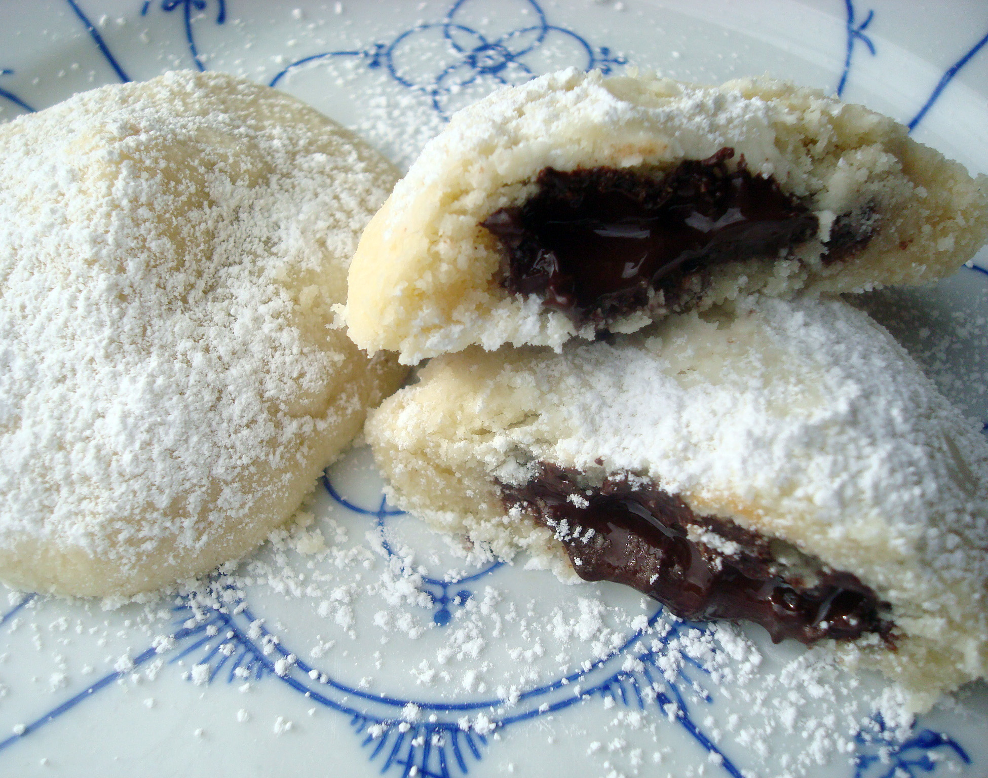 Filled cookie cut in half