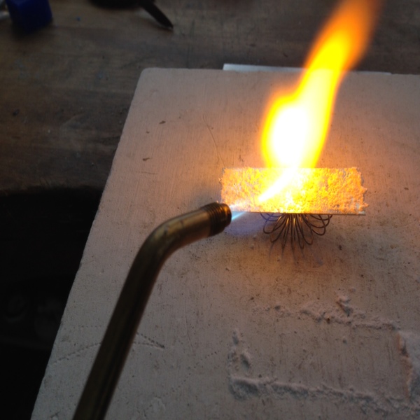 Annealing metal jewelry