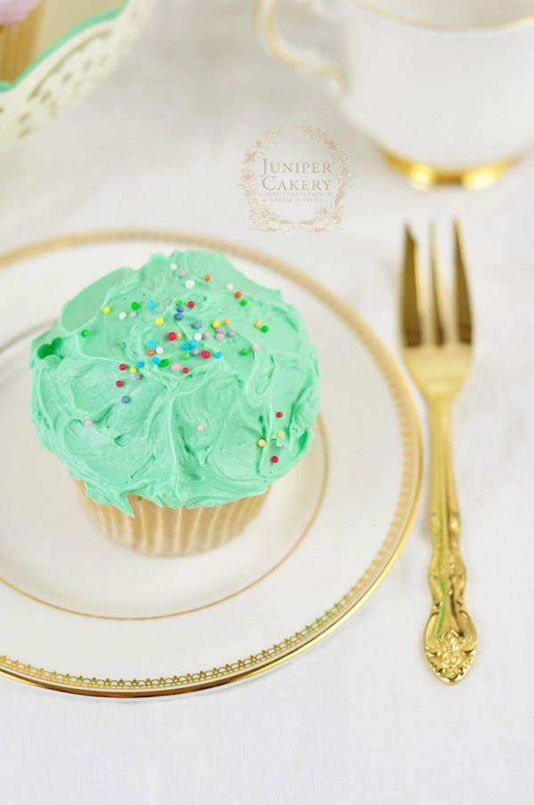 Rustic and messy buttercream cupcake