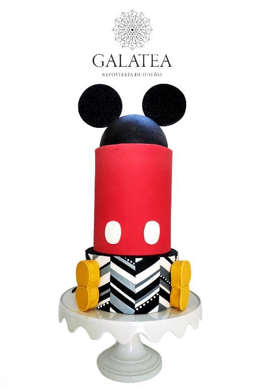 Modern Mickey Mouse cake