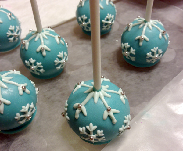 Blue snowflake upside-down cake pops