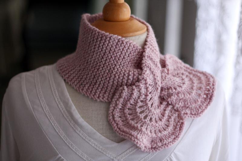 Lacy Keyhole Scarf knitting pattern