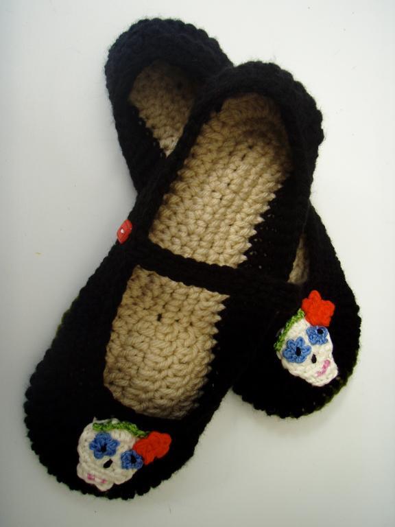 Sugar Skull Slippers crochet pattern