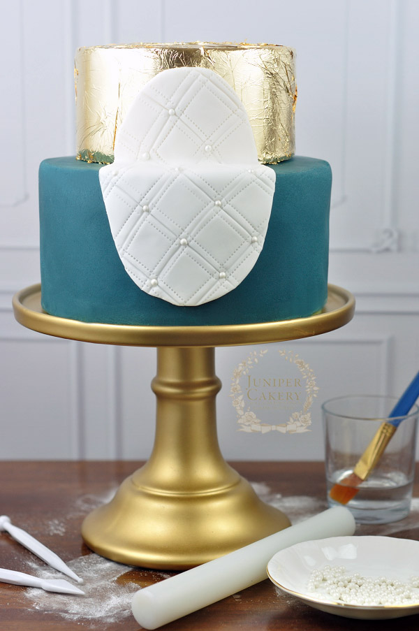 Steps for how to create a frame cake