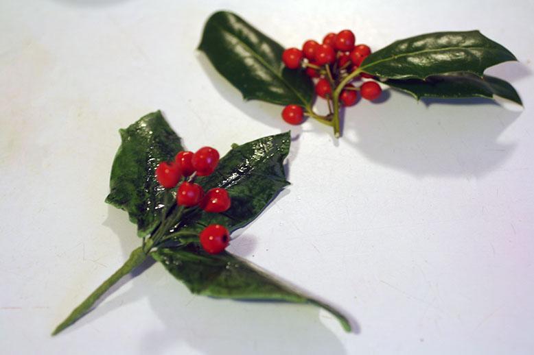 Wired Gum Paste Holly