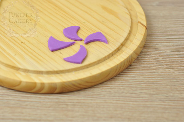 Fondant pin wheel lollipop tutorial by Juniper Cakery
