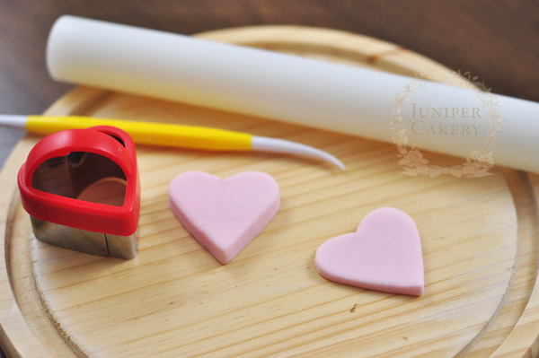 How to create a chocolate box cupcake topper by Juniper Cakery
