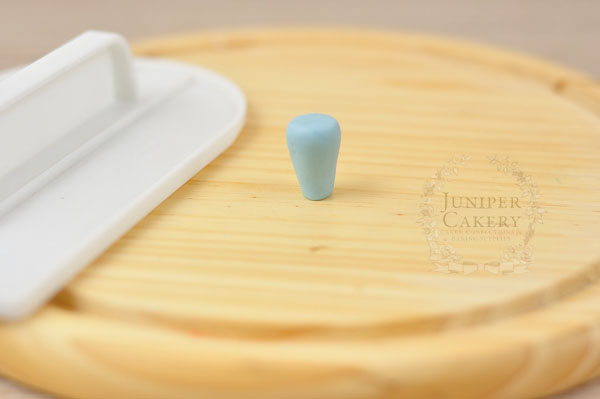 Fondant dreidel cupcake topper tutorial