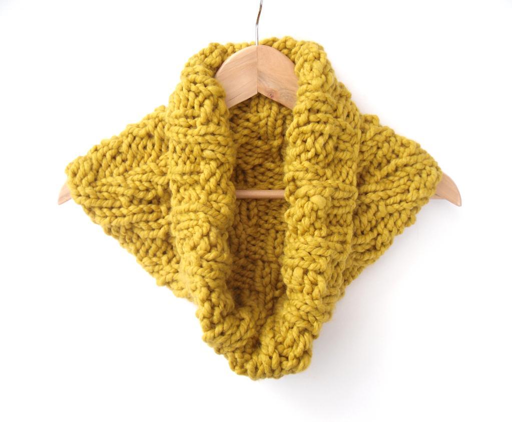 Chunky Chevron Cowl knitting pattern