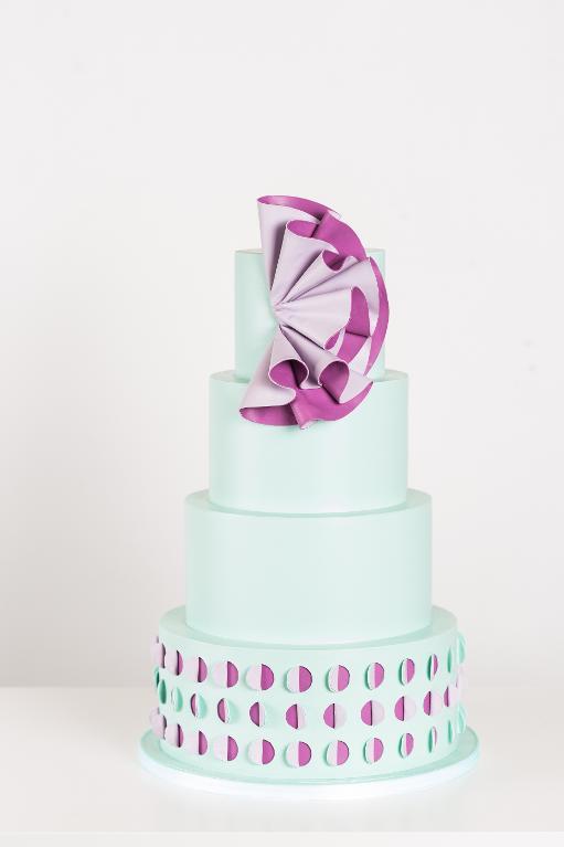 Color reveal cake by Bluprint instructor Rachael Teufel