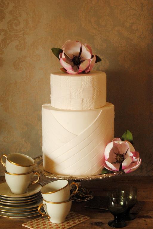 Pink Magnolia flower cake by Bluprint member Liv Sandberg