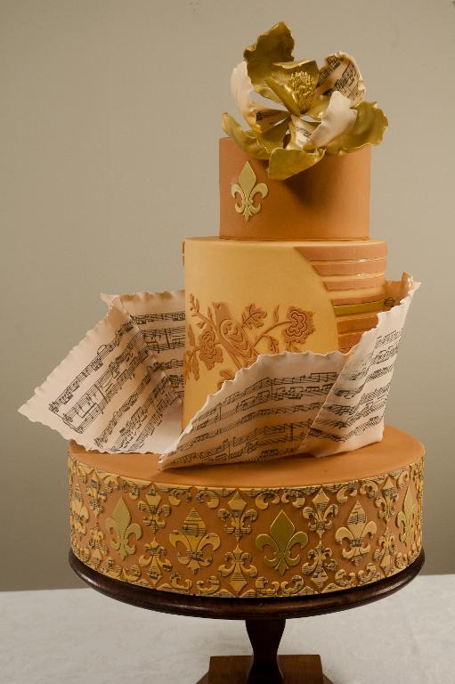 Grazioso Magnolia cake by Bluprint member Leyda Vakarelov's