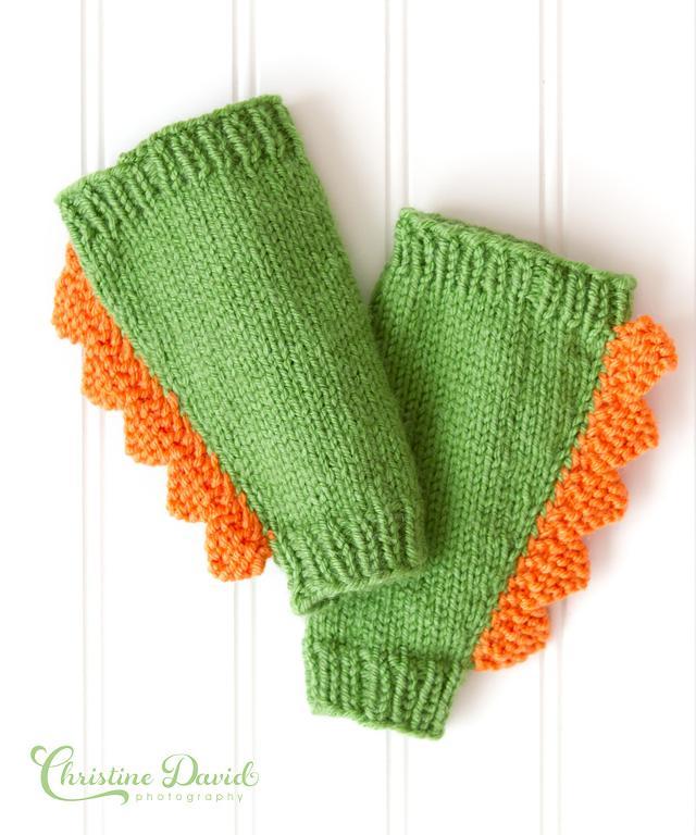 Dinosaur Leg Warmer knitting pattern