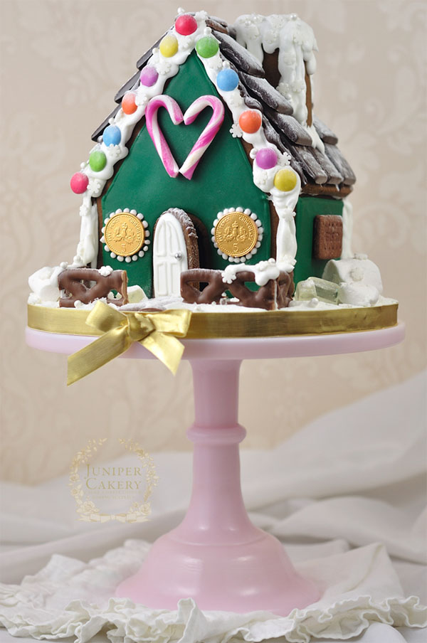 Gingerbread house tutorial by Juniper Cakery