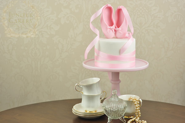 Ballet slipper cake tutorial by Juniper Cakery
