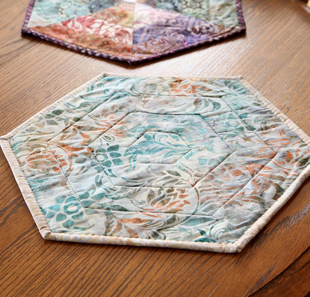 Double Diamond Reversible Table Runner & Mats Quilt Kit