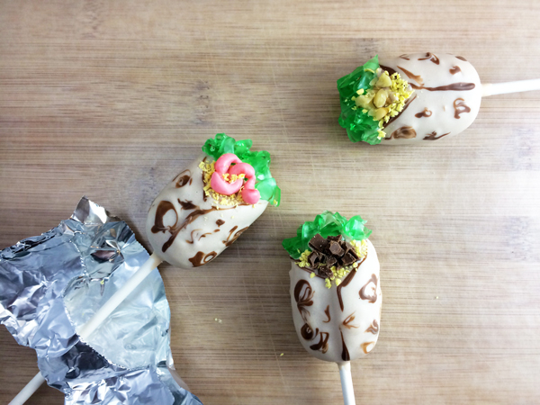 Burrito cake pops